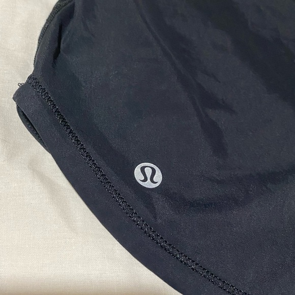 Lululemon black tank - Picture 4 of 9